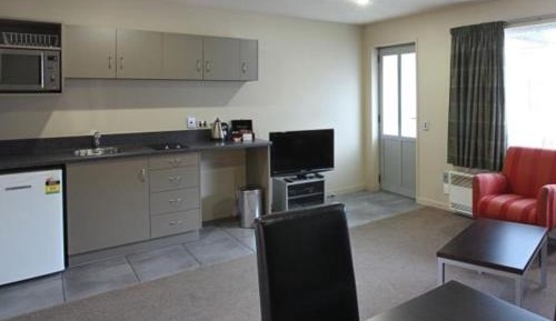Classic One-Bedroom Apartment with King Bed
