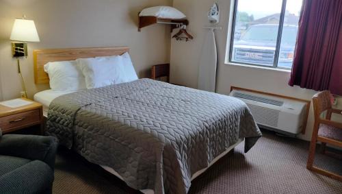 Queen Room - Accessible/Non-Smoking