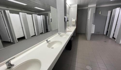 Twin Room with Shared Toilet