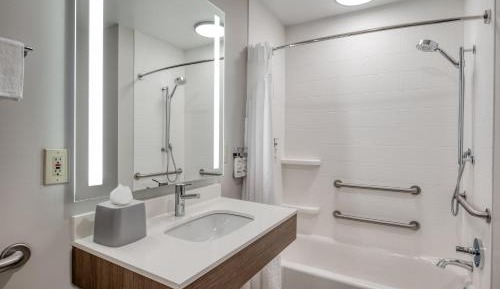 King Room - Mobility Access/Hearing Accessible