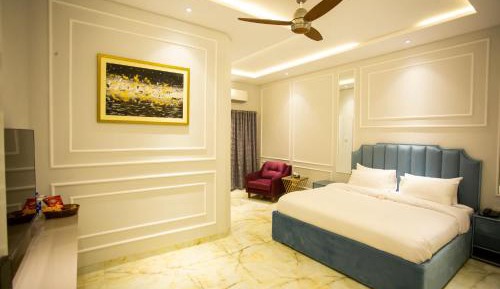 Deluxe King Room