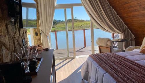 Queen Suite with Spa Bath