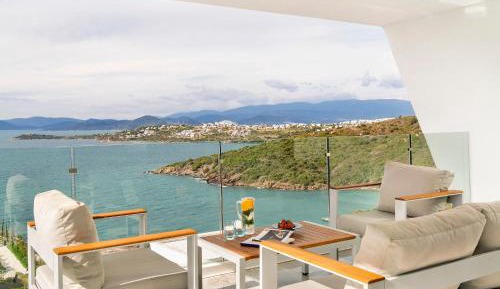 Family Terrace Residence with Sea View