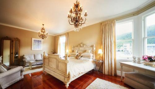 Luxury Suite