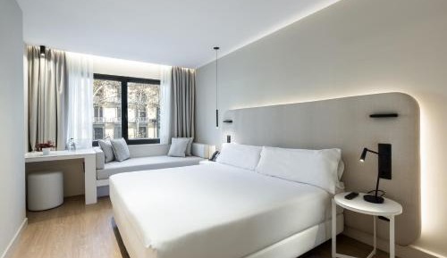 Design Room with Ramblas view