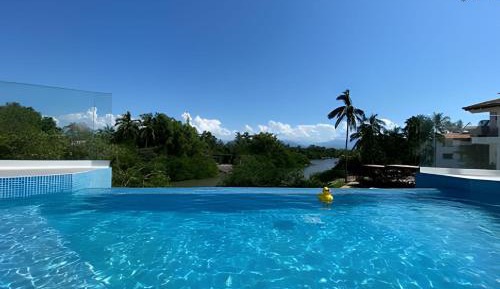 Apartment with Pool View 