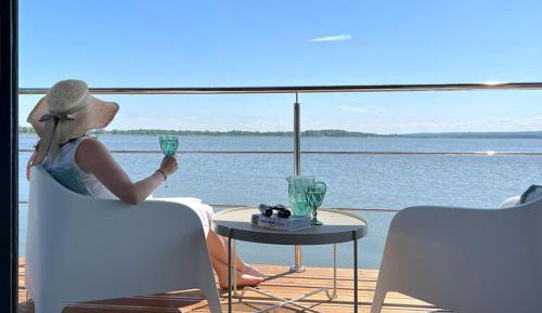 Two-Bedroom House Boat