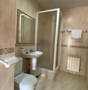 Standard Twin Room with Mountain View