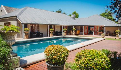 Deluxe Double or Twin Room with Mountain View