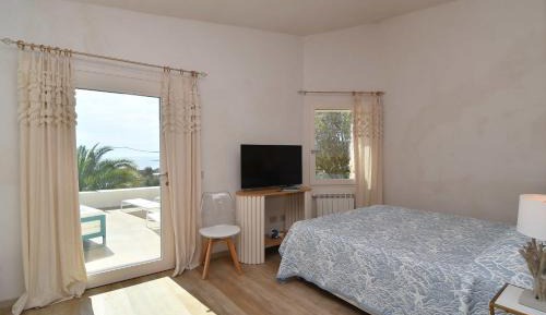 Deluxe Suite with Sea View