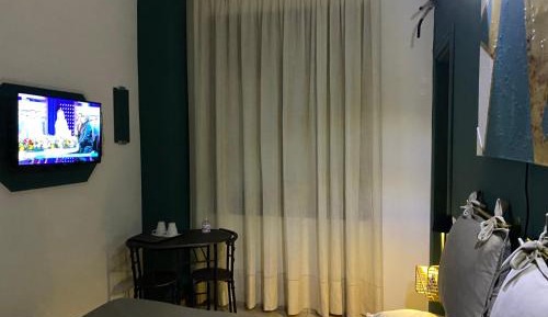 Deluxe Room (2 Adults + 1 Child)