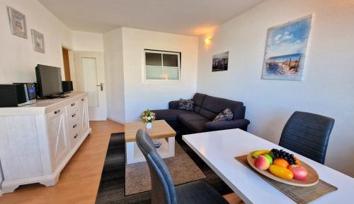 Apartment with Lake View