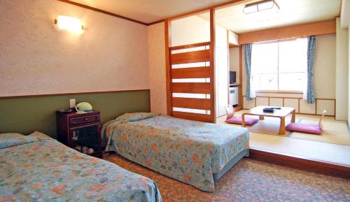 Room Selected at Check-In with Shared Bathroom - Non-Smoking