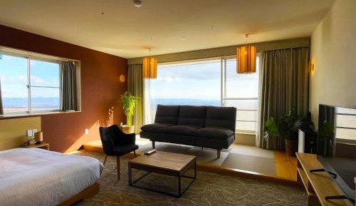Suite with Mountain View
