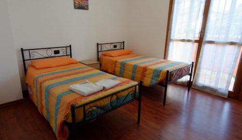 Twin Room with Private External Bathroom