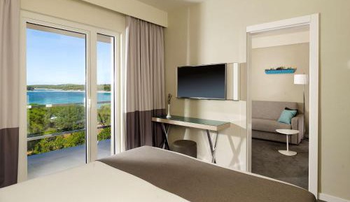 One Bedroom Suite Sea side