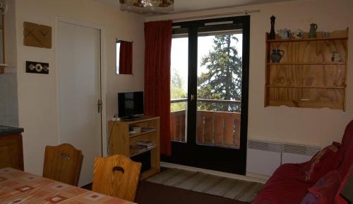 Apartment (6 Adults)