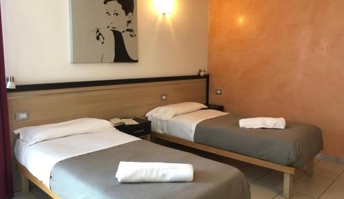 Large Double or Twin Room