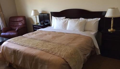 Deluxe King Room - Non-Smoking