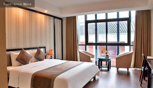 Deluxe Queen Room
