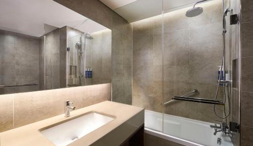 Deluxe King, Guest room, 1 King, High floor