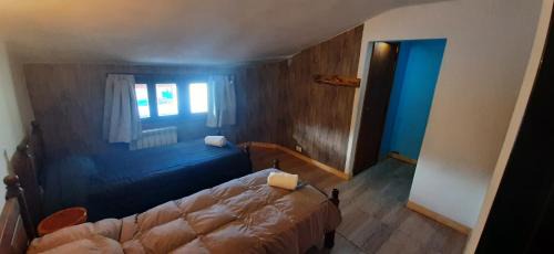 Twin Room with Private Bathroom