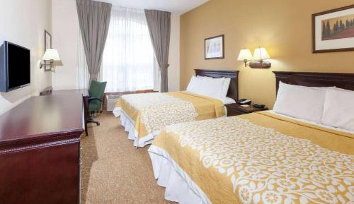 Queen Room with Two Queen Beds - Smoking