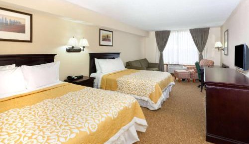 Deluxe Queen Room with Two Queen Beds - Non-Smoking