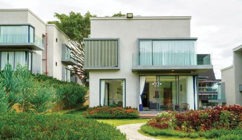 Villa with Garden View