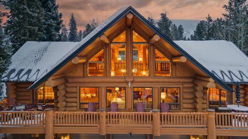 Five-Bedroom Holiday Home