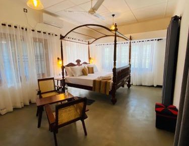 Deluxe Queen Room
