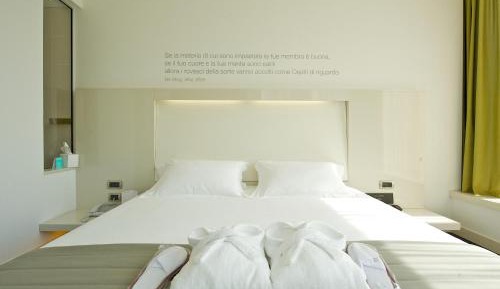 Superior King Room with View