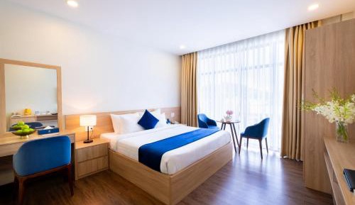 Deluxe Room (2 Adults + 1 Child)