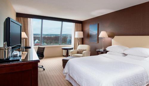 Guest room, 1 Queen, City view