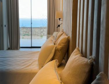 Deluxe Double Room with Balcony and Sea View