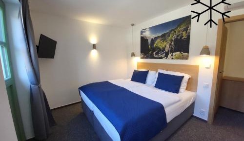 Quadruple Room with Mountain View