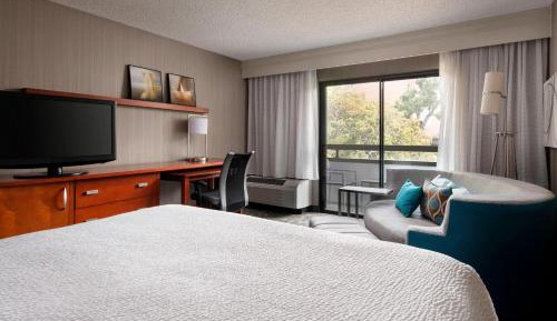 King Room with Courtyard View