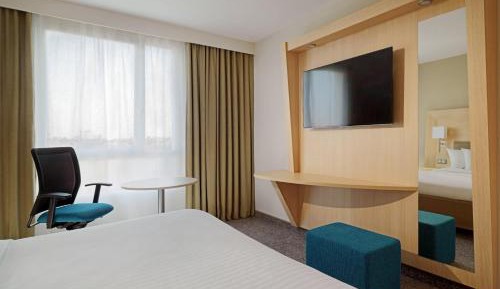 Superior King Room with Breakfast & WiFi