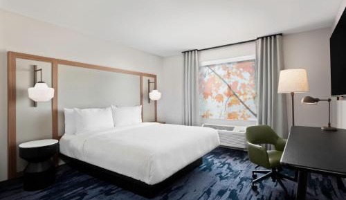 King Room with Mountain View