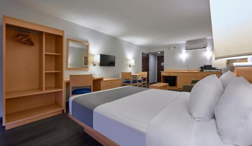 Queen Suite with Sofa Bed