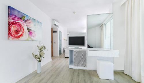 One Bedroom Junior Suite with Sea View