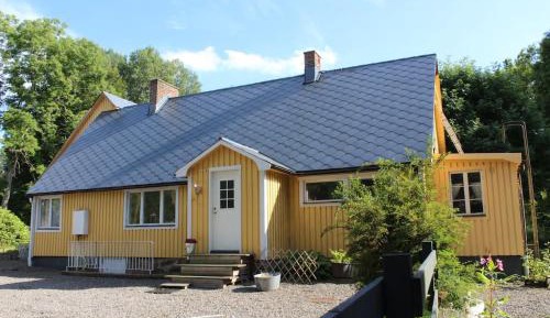 Eight-Bedroom House