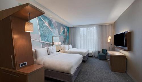 Queen Room with Two Queen Beds - Hearing Accessible