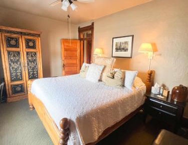Bedroom 3 Deluxe Double Room with Private Bathroom