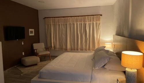 Deluxe Queen Room