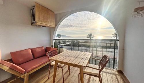 Studio Apartment with Sea View