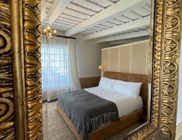 Suite with Vineyard View
