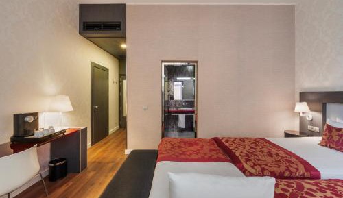 Deluxe Double Room with Extra Bed