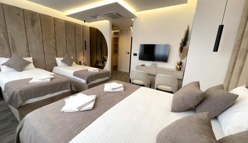 Deluxe Quadruple Room