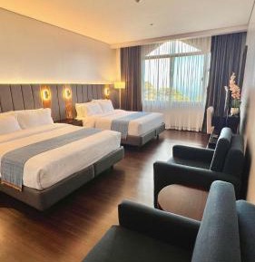 King Studio with Sofa Bed